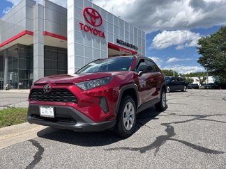 Used 2021 Toyota RAV4 LE image 1