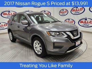 Used 2017 Nissan Rogue S image 1