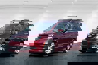 Used 2021 Chrysler Voyager Lxi image 1