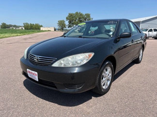 Used 2005 Toyota Camry LE image 1