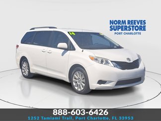 Used 2014 Toyota Sienna LE image 1
