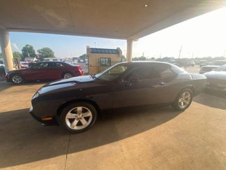 Used 2014 Dodge Challenger SXT image 1