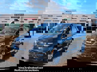 New 2025 Chrysler Pacifica Select image 1