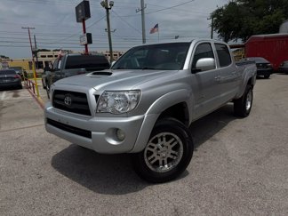 Used 2005 Toyota Tacoma PreRunner image 1