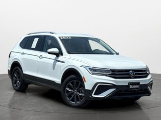 Used 2022 Volkswagen Tiguan SE image 1
