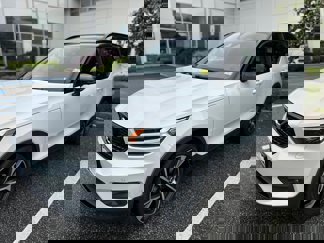 Used 2019 Volvo XC40 T5 R-Design image 1