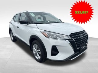 New 2025 Nissan Kicks Play S image 1