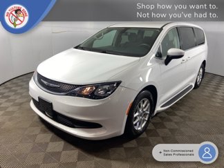 Used 2021 Chrysler Voyager LX image 1