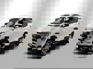 Used 2024 GMC Terrain SLE image 1