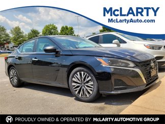 Used 2024 Nissan Altima 2.5 SV image 1
