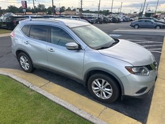 Used 2016 Nissan Rogue SV image 1