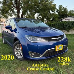 Used 2020 Chrysler Pacifica Touring w/ Advanced Safetytec Group image 1