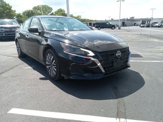 Used 2024 Nissan Altima 2.5 SV image 1