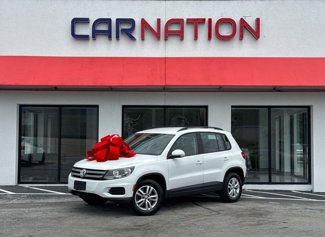 Used 2016 Volkswagen Tiguan S image 1