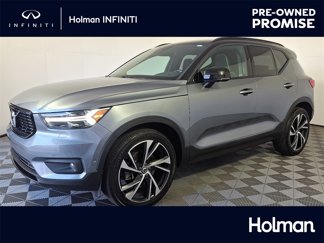 Used 2019 Volvo XC40 T5 R-Design image 1