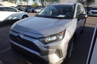 Used 2019 Toyota RAV4 LE image 1