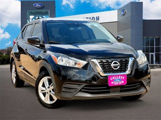 Used 2020 Nissan Kicks S image 1