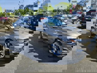 Used 2020 Chevrolet Malibu LT image 1