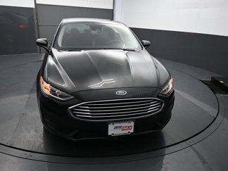 Used 2020 Ford Fusion SE image 1