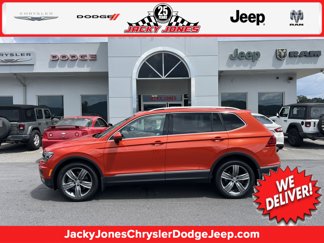 Used 2018 Volkswagen Tiguan SEL Premium image 1