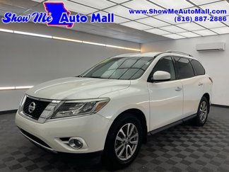 Used 2016 Nissan Pathfinder SV image 1