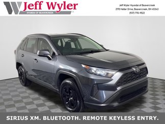 Used 2020 Toyota RAV4 LE image 1