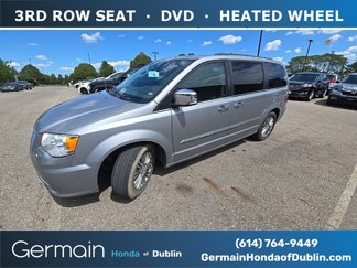 Used 2015 Chrysler Town & Country Touring-L w/ Driver Convenience Group image 1