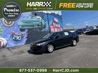 Used 2014 Toyota Camry LE image 1