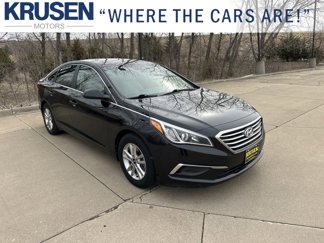 Used 2017 Hyundai Sonata SE image 1