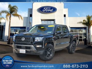 Used 2022 Nissan Frontier SV image 1