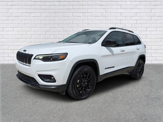 Used 2023 Jeep Cherokee Altitude Lux image 1