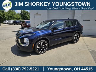 Used 2022 Mitsubishi Outlander SE image 1