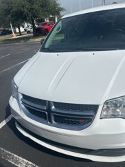Used 2019 Dodge Grand Caravan SE w/ UConnect Hands-Free Group image 1