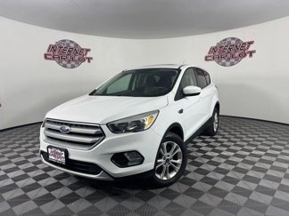Used 2017 Ford Escape SE image 1