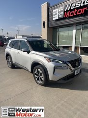 Used 2023 Nissan Rogue SV image 1