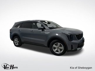 Used 2024 Kia Sorento LX image 1