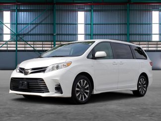 Used 2018 Toyota Sienna LE image 1