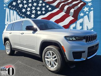 New 2025 Jeep Grand Cherokee L Laredo image 1