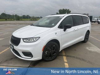 New 2025 Chrysler Pacifica Premium image 1