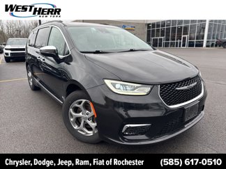 Used 2023 Chrysler Pacifica Limited image 1
