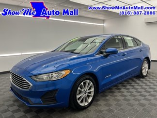 Used 2019 Ford Fusion SE image 1