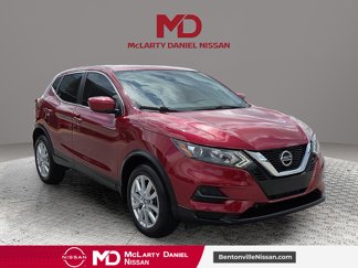 Used 2020 Nissan Rogue Sport S image 1