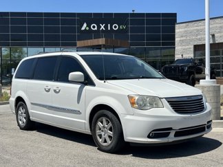 Used 2013 Chrysler Town & Country Touring image 1