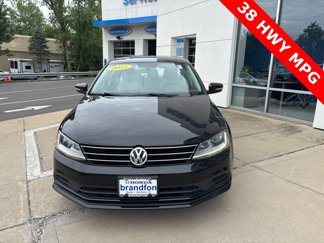Used 2017 Volkswagen Jetta SE image 1