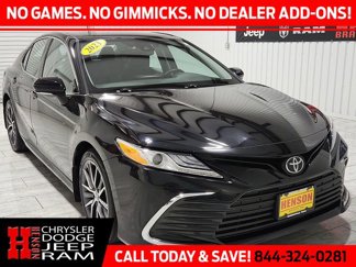 Used 2023 Toyota Camry XLE image 1