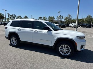 Used 2025 Jeep Grand Cherokee L Laredo image 1