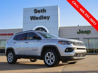 New 2025 Jeep Compass Latitude image 1