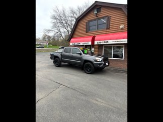 Used 2014 Toyota Tacoma 4x4 Double Cab w/ TRD Sport Package image 1