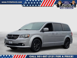 Used 2019 Dodge Grand Caravan SXT w/ Blacktop Package image 1