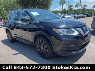 Used 2017 Nissan Rogue S image 1